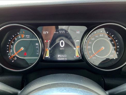 Used 2018 Jeep Wrangler Unlimited Sahara image 22