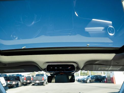 Used 2023 Mercedes-Benz C 300 Sedan image 16