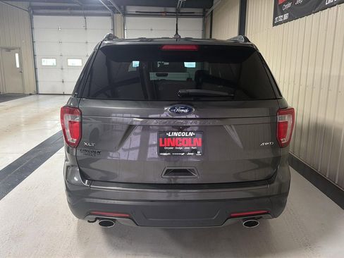 Used 2018 Ford Explorer XLT w/ Equipment Group 202A image 8