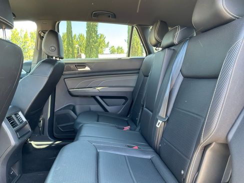 Used 2023 Volkswagen Atlas Cross Sport SE w/ Black Wheel Package FWD image 18