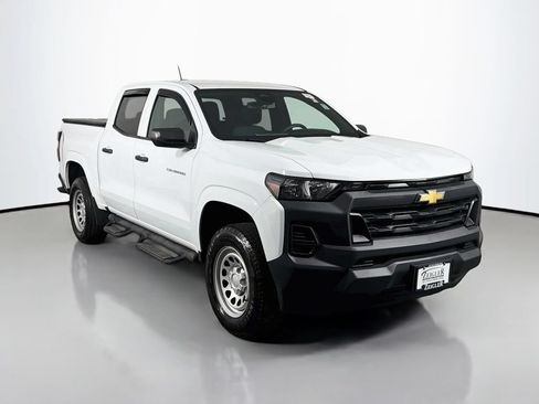 Used 2024 Chevrolet Colorado W/T w/ WT Convenience Package II RWD image 1