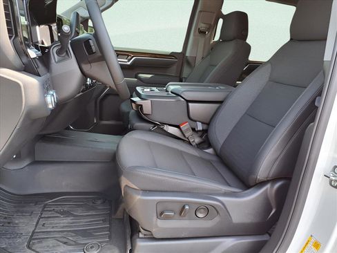 Used 2025 GMC Sierra 1500 Elevation w/ X31 Off-Road Package image 9