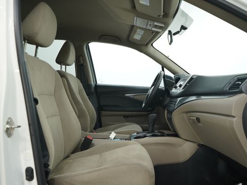 Used 2016 Honda Pilot LX image 11