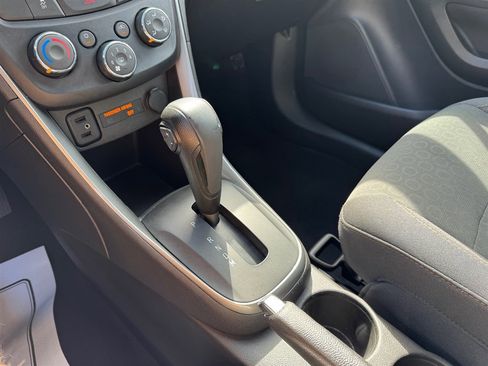 Used 2018 Chevrolet Trax LS FWD image 16