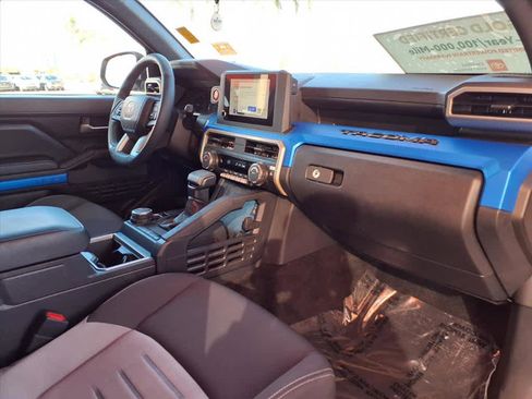 Certified 2025 Toyota Tacoma TRD Off-Road image 24