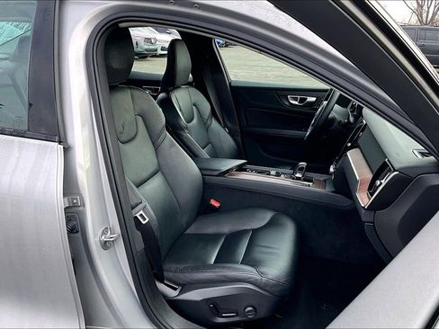 Used 2024 Volvo S60 B5 Plus image 10