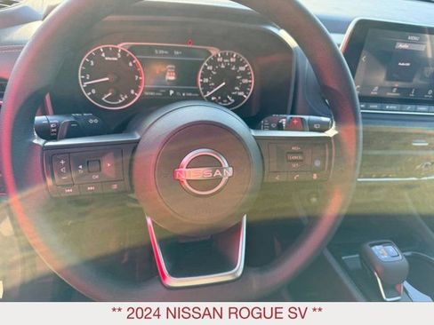 Used 2024 Nissan Rogue SV AWD/4WD image 17
