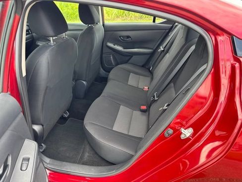 Used 2024 Nissan Sentra SV FWD image 9