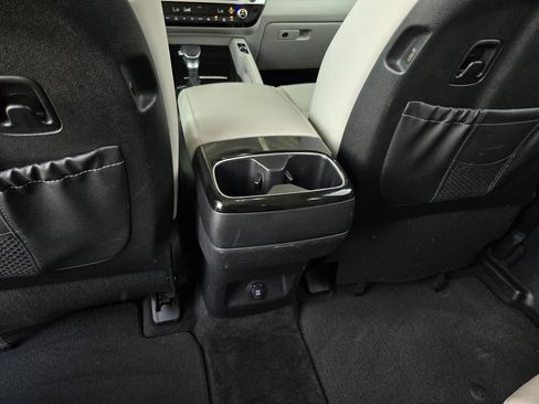 Used 2021 Kia Telluride EX w/ EX Premium Package AWD/4WD image 16