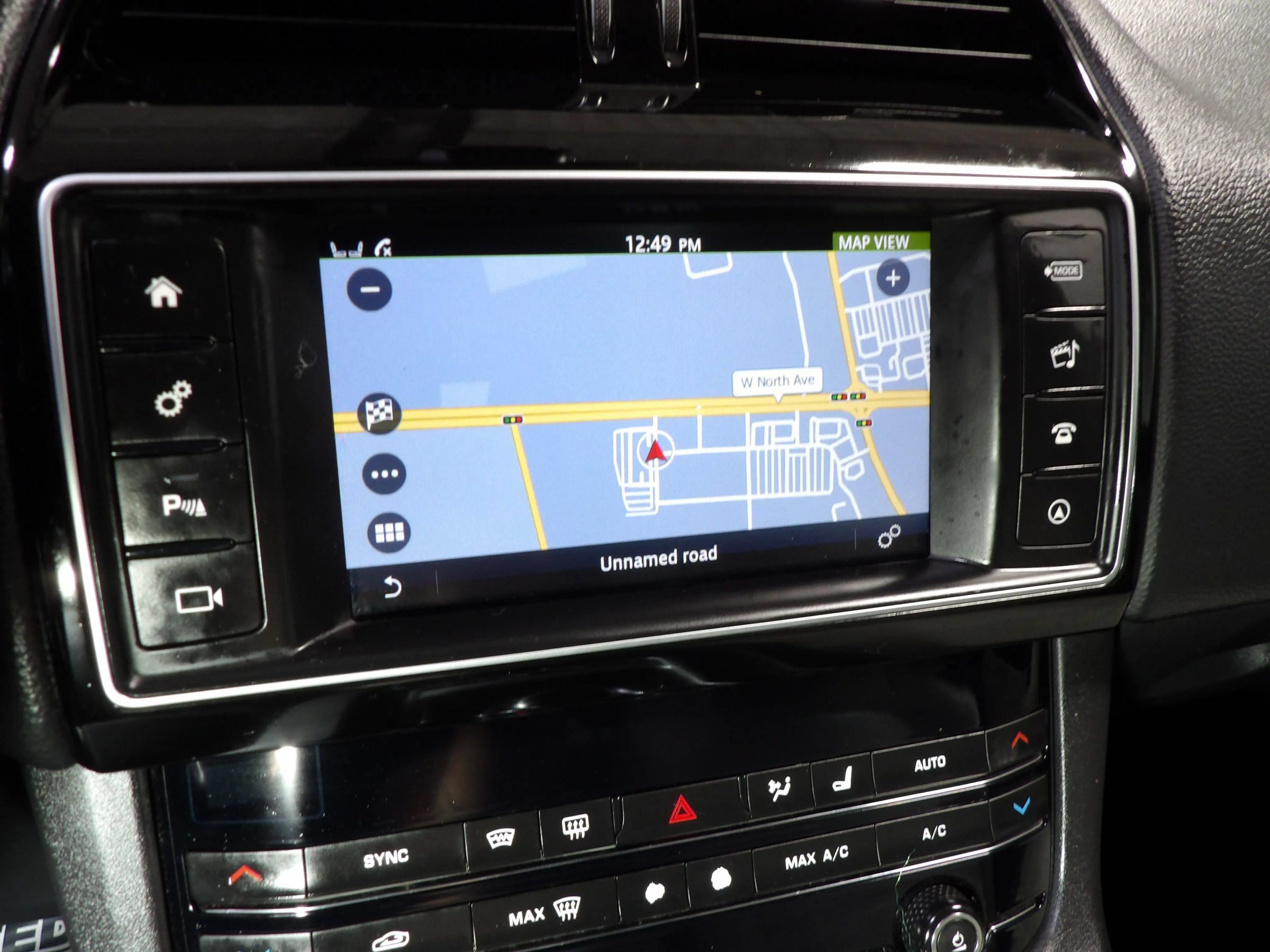 Used 2018 Jaguar F-PACE Prestige AWD/4WD image 18