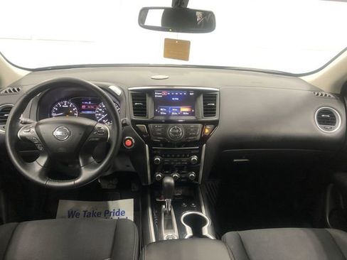 Used 2020 Nissan Pathfinder SV image 14