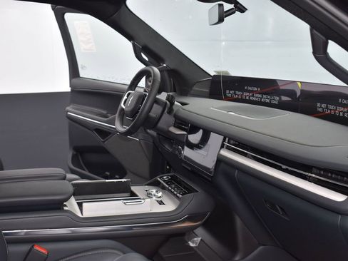 New 2025 Lincoln Navigator L Reserve w/ Jet Appearance Package image 13