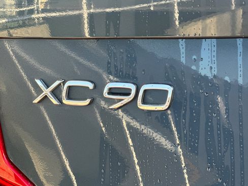 Used 2019 Volvo XC90 T6 Momentum w/ Protection Package Premier image 12