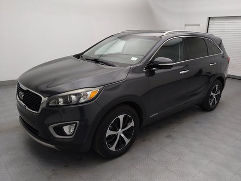 Used 2017 Kia Sorento EX w/ EX V6 Premium Package image 2