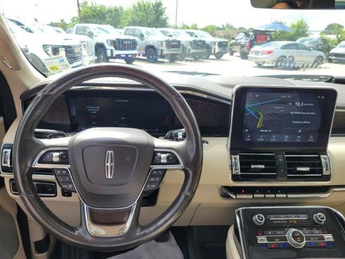 Used 2020 Lincoln Navigator L Reserve w/ Luxury Package AWD/4WD image 15