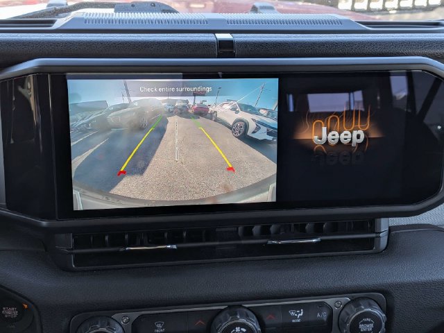 Used 2024 Jeep Wrangler Unlimited AWD/4WD image 26