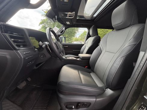 Used 2025 Lexus GX 550 w/ Accessory Package (2T) AWD/4WD image 16