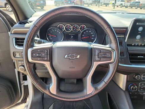 Used 2021 Chevrolet Suburban Z71 w/ Luxury Package image 18