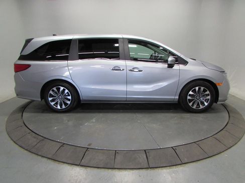 Used 2024 Honda Odyssey EX-L image 8