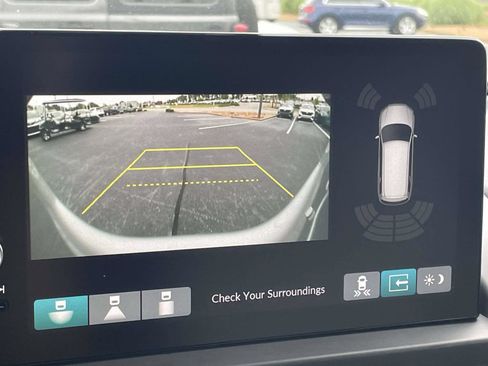 Used 2025 Honda Pilot Touring image 29