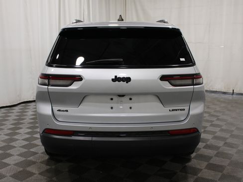 Used 2024 Jeep Grand Cherokee L Limited w/ Black Appearance Package AWD/4WD image 36