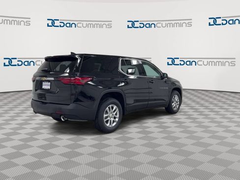 Used 2023 Chevrolet Traverse LS FWD image 8