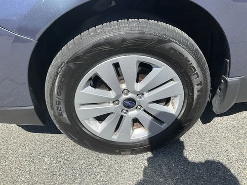 Used 2018 Subaru Outback 2.5i Premium AWD/4WD image 9