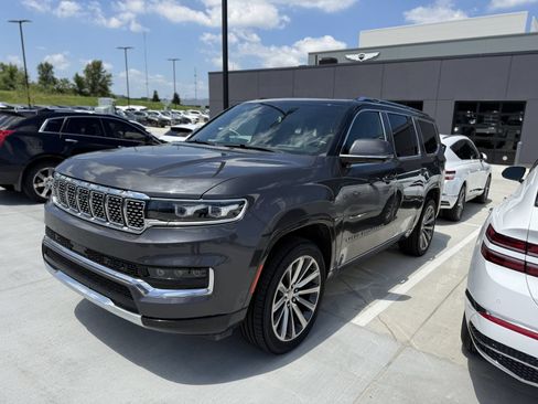 Used 2022 Jeep Grand Wagoneer Series II w/ Convenience Group III AWD/4WD image 1