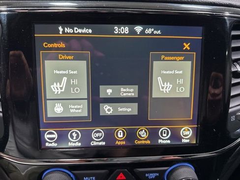 Used 2019 Jeep Grand Cherokee Altitude AWD/4WD image 6