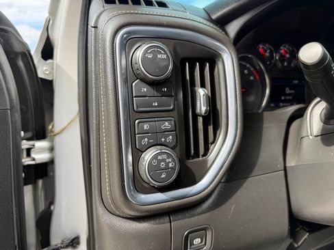 Used 2020 Chevrolet Silverado 2500 LT w/ Texas Edition AWD/4WD image 21