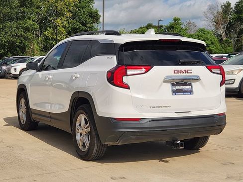 Used 2022 GMC Terrain SLE w/ Driver Convenience Package FWD image 7