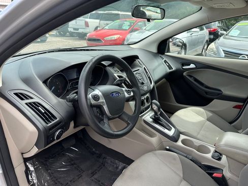 Used 2014 Ford Focus SE FWD image 7