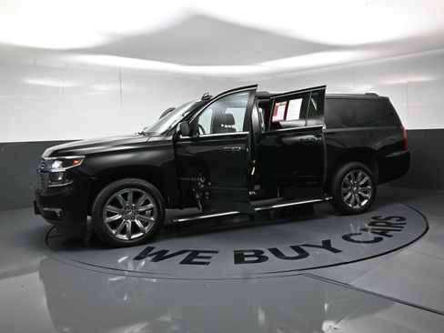 Used 2017 Chevrolet Suburban Premier AWD/4WD image 22