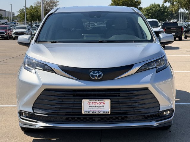 Used 2021 Toyota Sienna LE FWD image 8