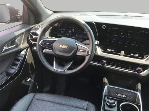 Used 2026 Chevrolet Equinox LT w/ Convenience Package II AWD/4WD image 5