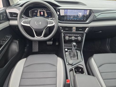 Used 2023 Volkswagen Taos SEL AWD/4WD image 2