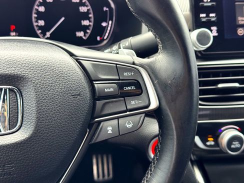 Used 2018 Honda Accord Sport image 24