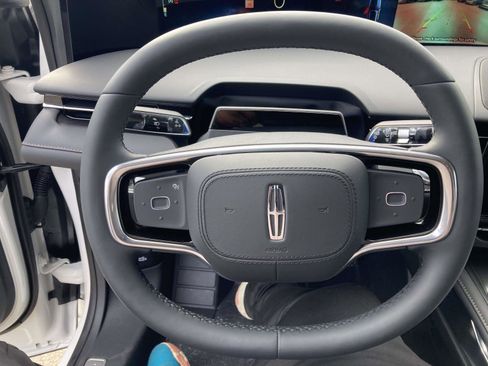 New 2026 Lincoln Nautilus Reserve image 32