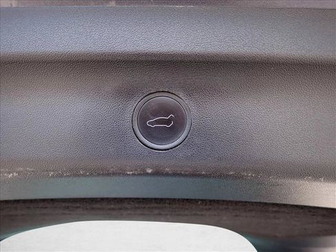 Used 2023 Tesla Model Y Long Range AWD/4WD image 9