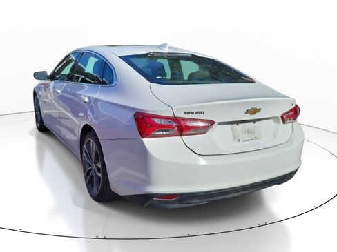 Used 2021 Chevrolet Malibu LT FWD image 3