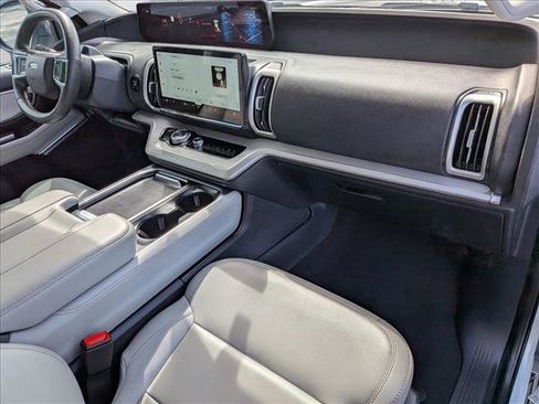 Certified 2025 Ford Expedition Active AWD/4WD image 21