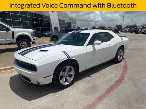 Used 2023 Dodge Challenger SXT RWD image 1