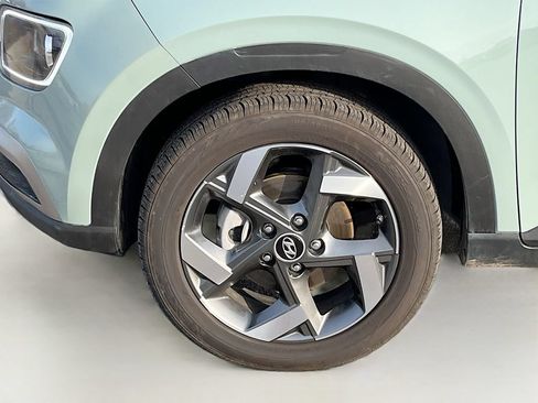 Used 2025 Hyundai Venue Limited FWD image 31