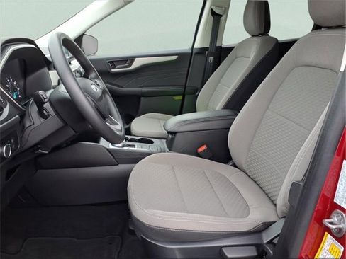 Used 2022 Ford Escape SE image 15