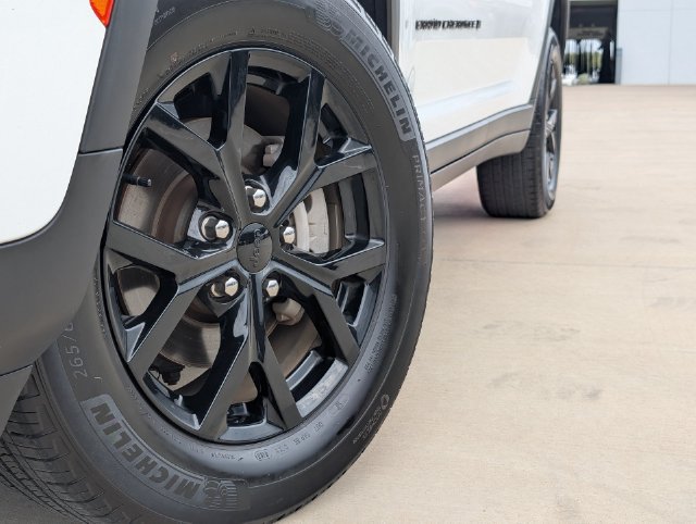 Used 2024 Jeep Grand Cherokee Altitude RWD image 2