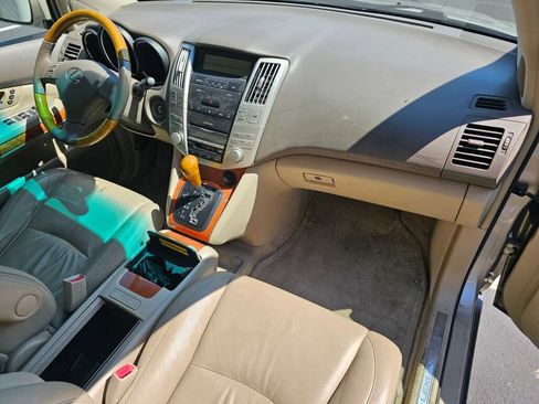 Used 2006 Lexus RX 330 FWD image 12