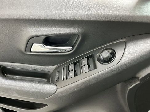 Used 2021 Chevrolet Trax LS w/ Tint and Cruise Package image 11