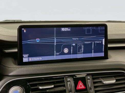 Used 2022 Genesis G70 2.0T image 22