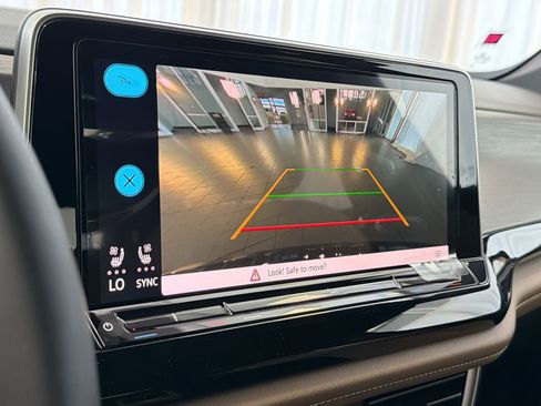 New 2026 Volkswagen Atlas Cross Sport SE image 23