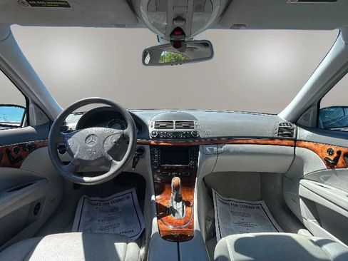 Used 2005 Mercedes-Benz E 320 4MATIC Sedan image 11
